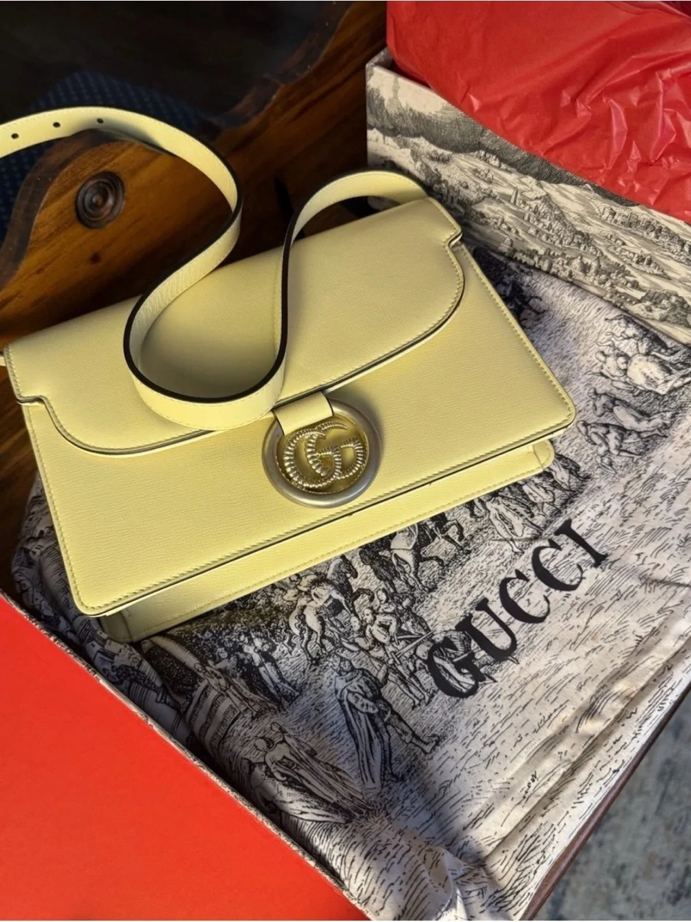 Gucci GG Ring Azalea Butter Yellow Calf Leather Shoulder/Crossbody Bag 589474